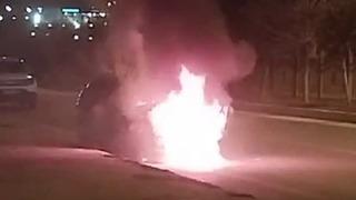 Seyir halinde otomobil cayır cayır yandı!