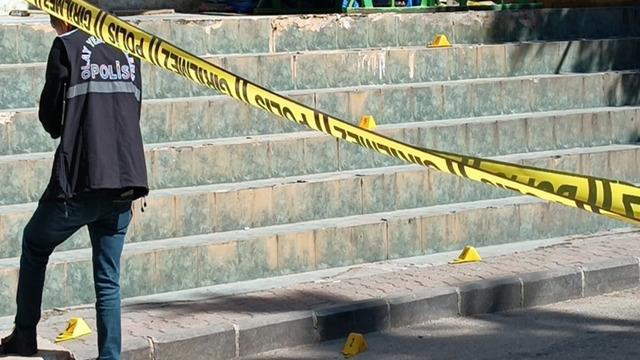 Polis memuru, 'alacak' tartışmasında 2 kardeşini tabancasıyla vurdu