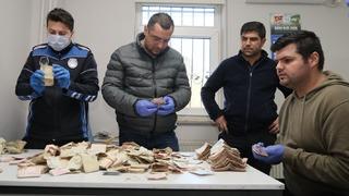Dilenciden çıkan para şoke etti! 6 zabıta paraları anca sayabildi