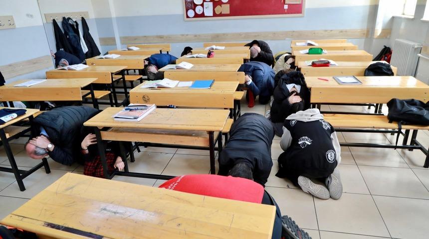 30 binden fazla öğrenci katıldı: Bingöl’de deprem ve yangın tatbikatı