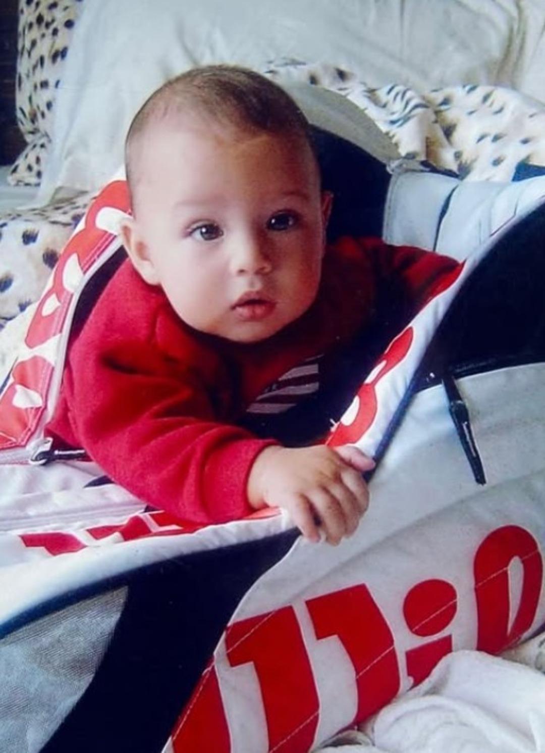 Ebru Şallı’nın oğlu Beren büyüdü delikanlı oldu! Anne oğul pozlarına beğeni yağdı 1