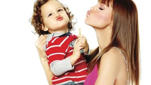 Ebru Şallı’nın oğlu Beren büyüdü delikanlı oldu! Anne oğul pozlarına beğeni yağdı