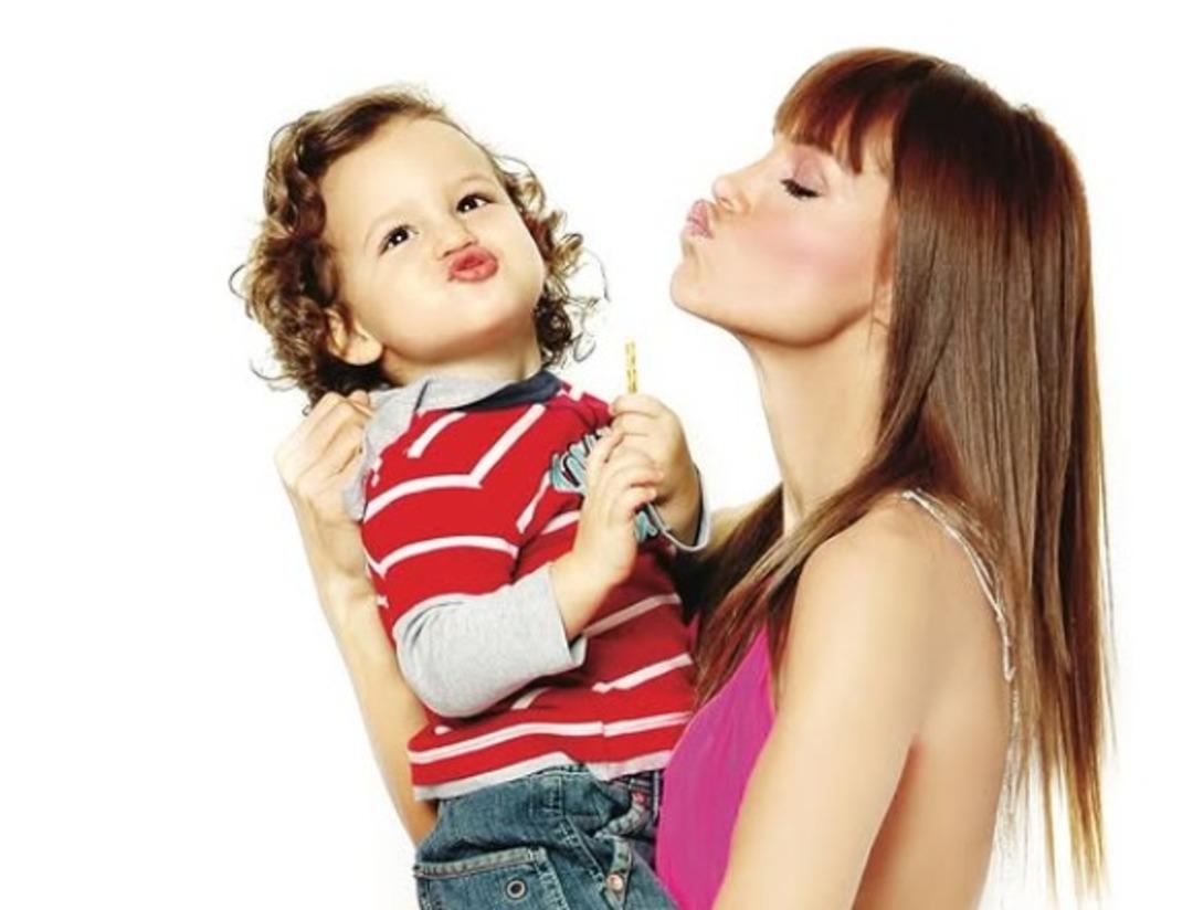 Ebru Şallı&rsquo;nın oğlu Beren b&uuml;y&uuml;d&uuml; delikanlı oldu! Anne oğul pozlarına beğeni yağdı