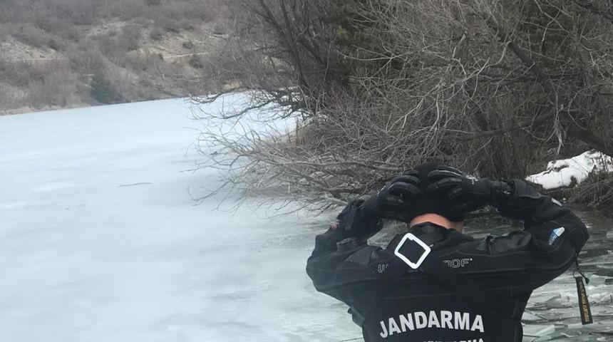 Kayıp öğretmeni dalgıçlar arıyor