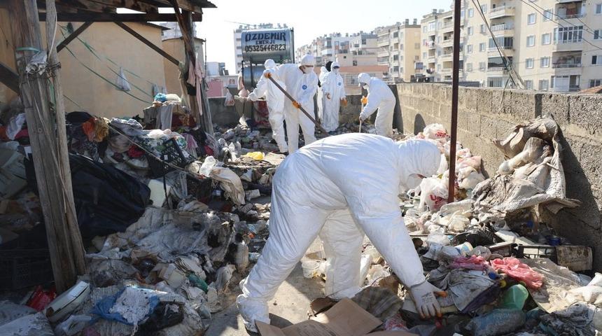 Mahalle sakinlerinin kötü koku şikayetiyle gerçek ortaya çıktı! 1 değil tam 10 ton...