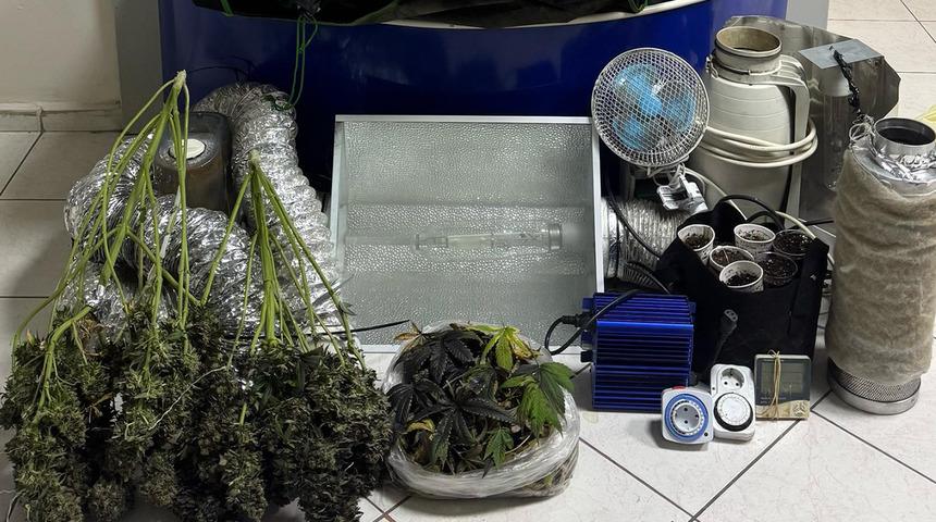 Yer: İzmir! Kapıcı dairesini uyuşturucu imalathanesine dönüştürdüler