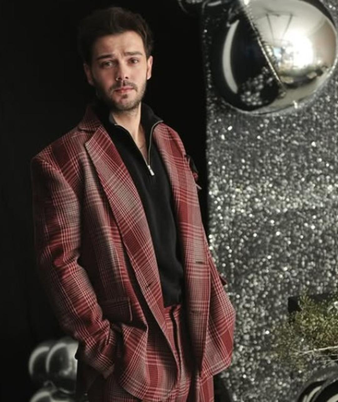 Dizisi yeni bitmişti! Kan Çiçekleri nin Dilan ı Yağmur Yüksel in yeni partneri belli oldu! Yakışıklı oyuncuyla... 2