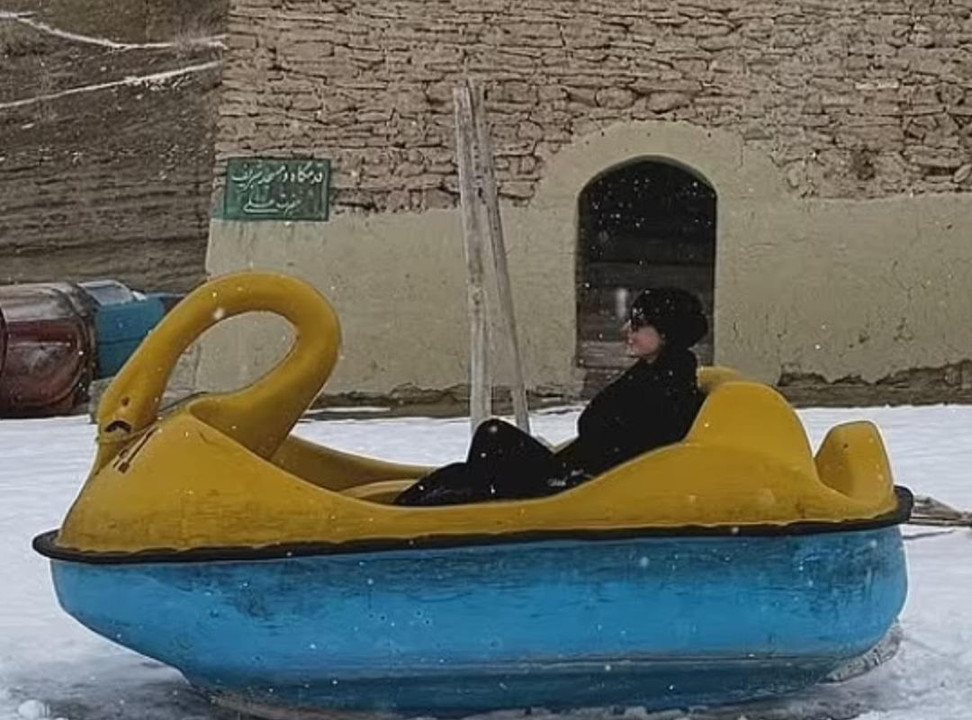 33 yaşındaki yetişkin film yıldızı Afganistan da! Şaşkına çeviren pozlar... 2