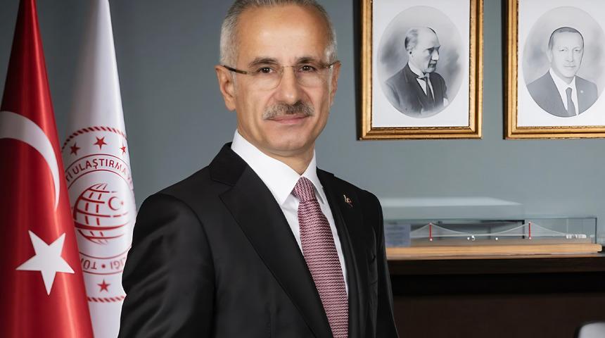 Ulaştırma ve Altyapı Bakanı Abdulkadir Uraloğlu duyurdu: Yeni evli çiftlere yüzde 50, aile ile seyahate yüzde 15 indirim