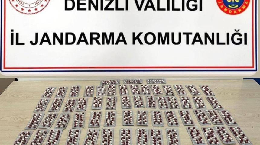 Yüklü miktarda uyuşturucuyla yakalanan 2 şüpheli tutuklandı