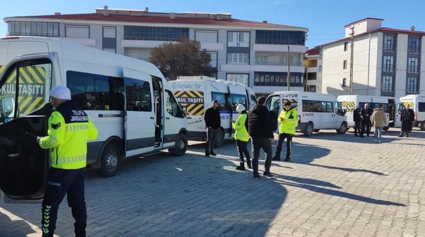 Kulu'da öğrenci servis araçları denetimi devam ediyor