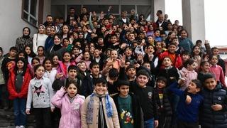 Başkan Taşkın, okul ziyaretinde bulundu