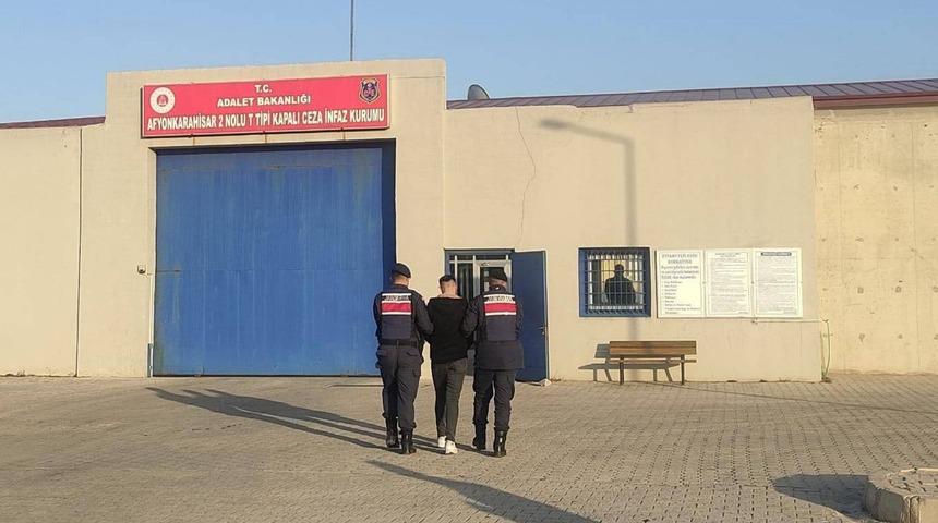 7 yıl 8 ay hapis cezasıyla aranan şahsı jandarma yakaladı