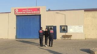 7 yıl 8 ay hapis cezasıyla aranan şahsı jandarma yakaladı