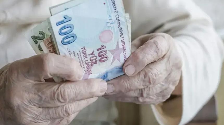 Milyonlarca emekli merakla bekliyordu! Emeklilere bayram ikramiyesinde son kulis: "4 bin lira civarı olması bekleniyor"