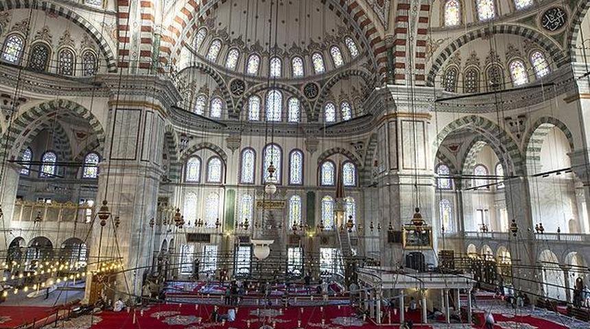 Ramazan’ın ilk cuma namazı Fatih Camii'nde kılındı: Diyanet İşleri Başkanı hutbe verdi…