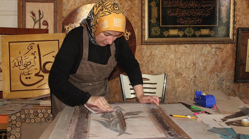 Sanatında ustalaşmış bir kadın: 20 yıl i&ccedil;inde 100'den fazla sergi a&ccedil;mış&hellip;