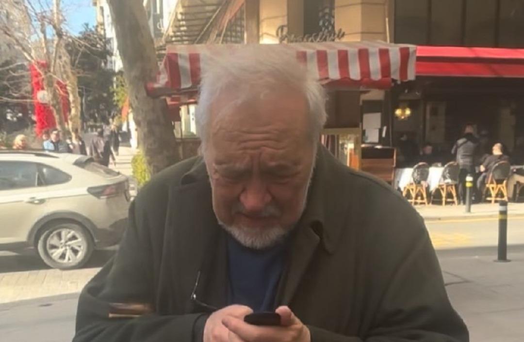 Ünlü tarihçi İlber Ortaylı telefonunu çıkarınca herkes şaşırdı! Sosyal medyada gündem oldu 2