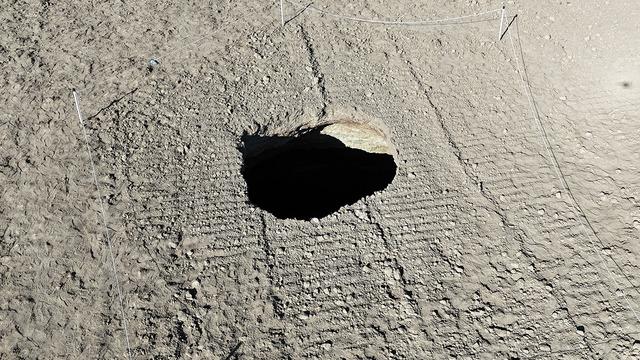 Yerleşim yerlerine çok yakın! Tedirgin eden doğa olayı: 70-80 metre derinliğinde