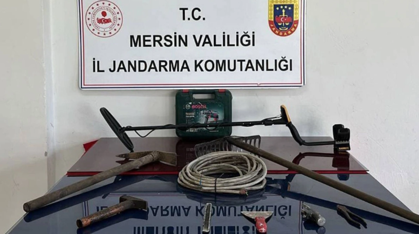 Define ararken suçüstü yakalandı