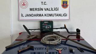 Define ararken suçüstü yakalandı