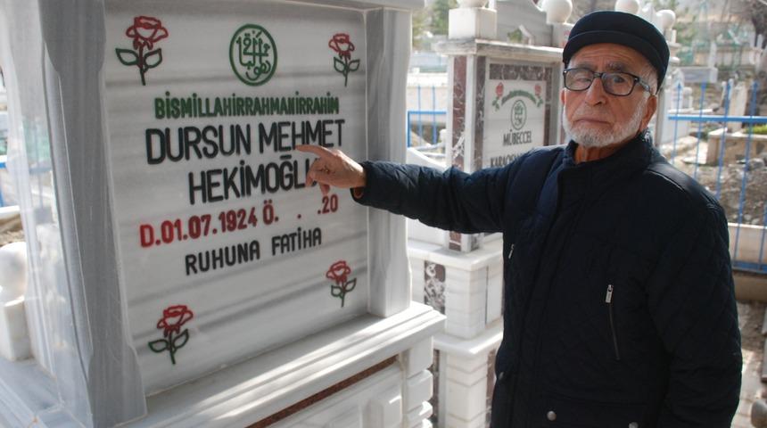 37 yıldır kendi mezarını ziyaret ediyor!