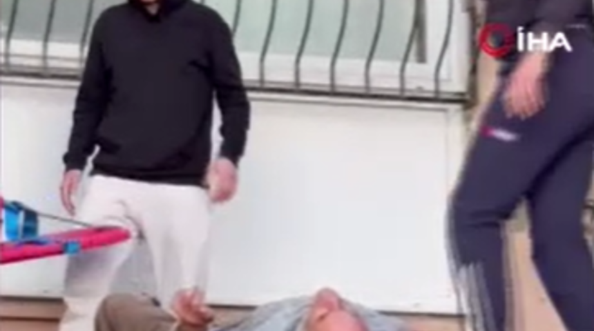 Damdan sarkarak evine girmeye çalıştı... Sonu kötü bitti! Anahtarını unuttuğu için çıkmış