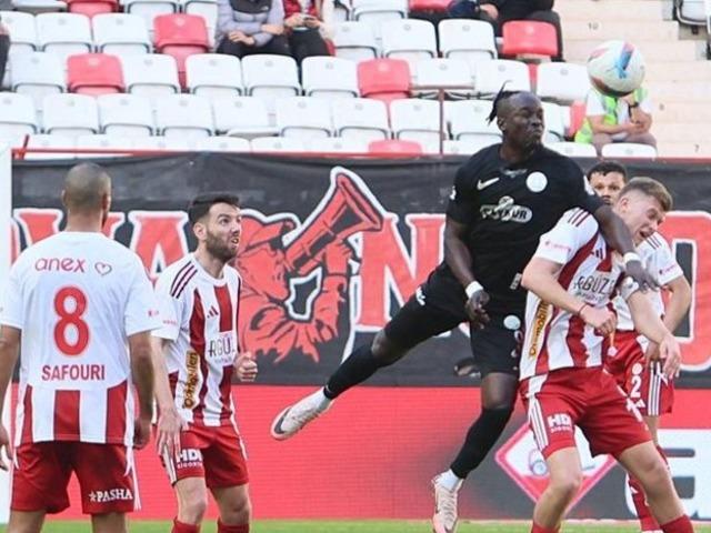 Antalyaspor son saniyede güldü! Rizespor resmen yıkıldı