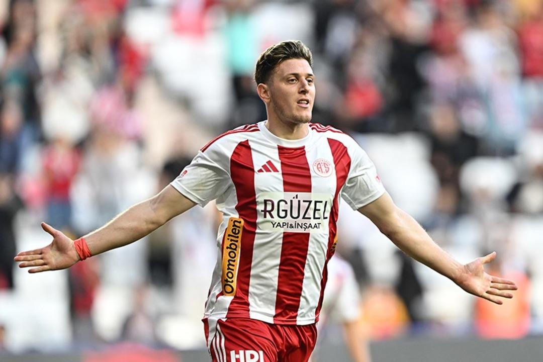 Antalyaspor son saniyede güldü! Rizespor resmen yıkıldı 1