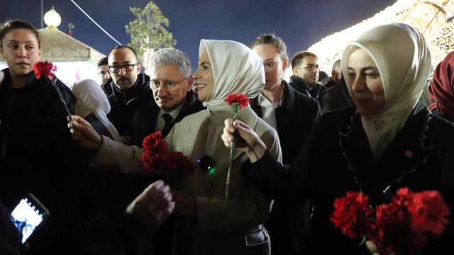 Aile ve Sosyal Hizmetler Bakanı Göktaş, Başakşehir'de vatandaşlarla bir araya geldi