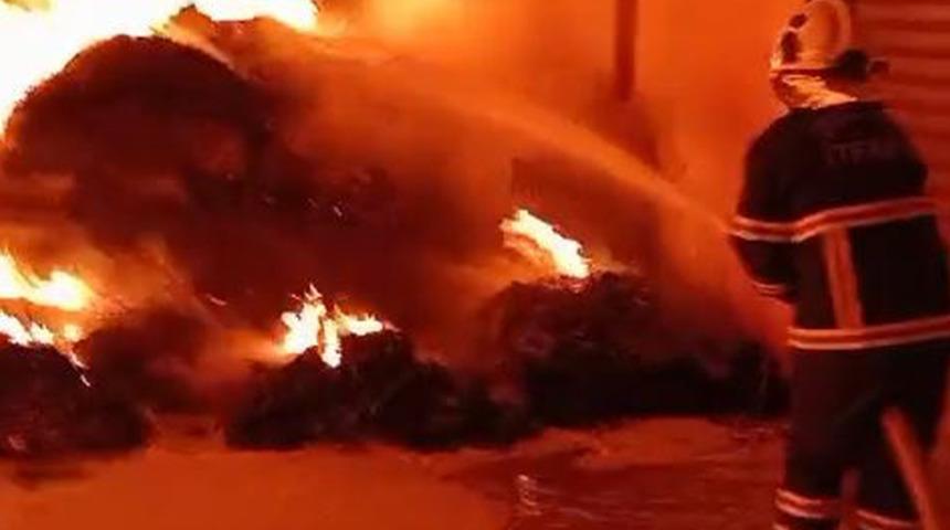 Niğde’de plastik geri dönüşüm tesisindeki yangın söndürüldü!