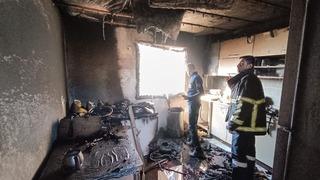 Hatay'da müstakil ev alevlere teslim oldu