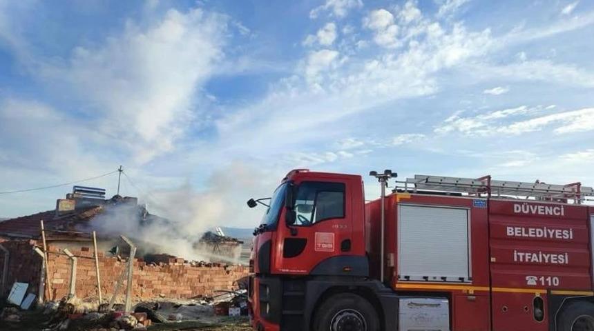 Müstakil evde çıkan yangın paniğe sebep oldu