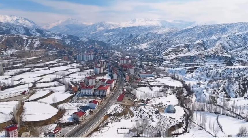 Valilik "Tarihi ve doğasıyla büyüleyen Hizan" diyerek o görüntüleri paylaştı