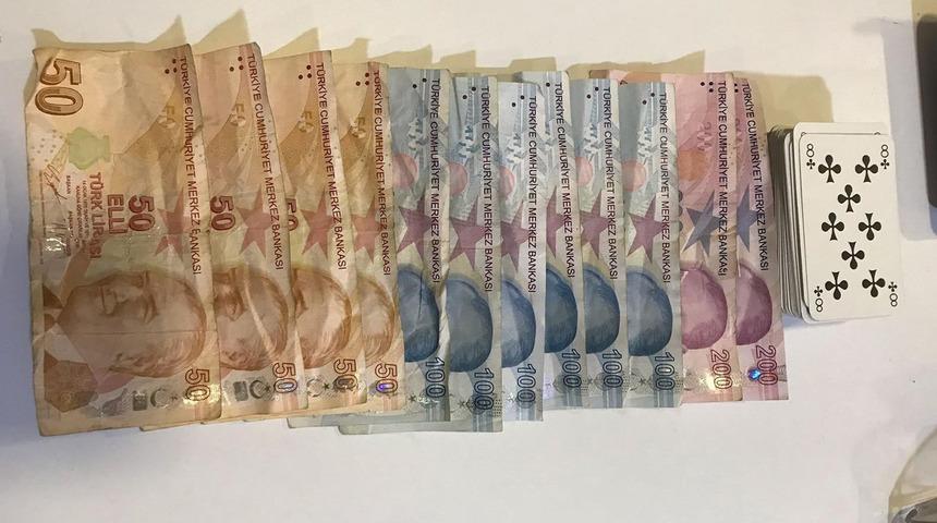 Samsun'da kumara suçüstü! Çayevinde kumar oynuyorlarmış: 4 kişi yakalandı