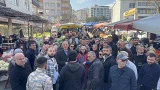 Pazar yerinin değişmesine tepki gösteren esnaf, satışları durdurdu 