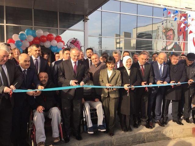 Bakan Özlü: Yerli otomobil için 22 ilden yer konusunda talep var