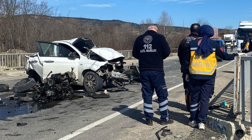 Kastamonu'da otomobil bariyerlere çarptı, sürücü hayatını kaybetti