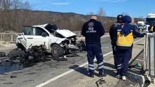 Kastamonu'da otomobil bariyerlere çarptı, sürücü hayatını kaybetti