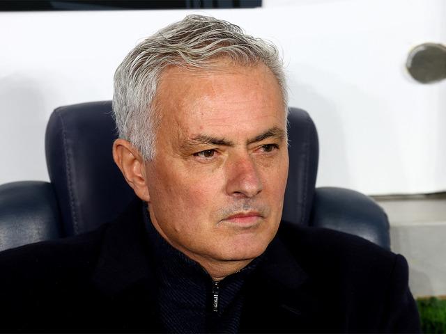 Görüşmeler şimdiden başladı! Fenerbahçe'de yeni sezonun ilk transferi belli oldu