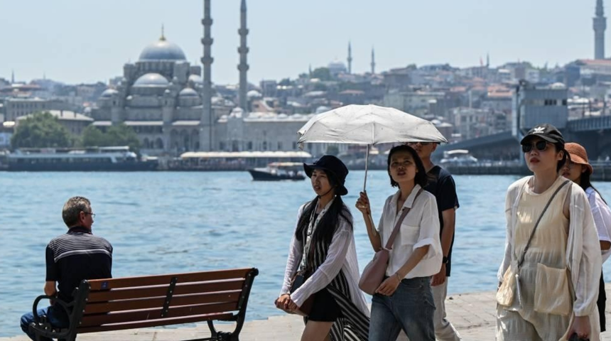 Önce kar şimdi de sıcak hava uyarısı! İstanbul 22 dereceyi görecek! Salı gününden itibaren...