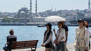 Önce kar şimdi de sıcak hava uyarısı! İstanbul 22 dereceyi görecek! Salı gününden itibaren...