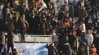 Süper Lig'de ortalık karıştı! Birbirlerine girdiler... Güvenlik güçleri araya girdi