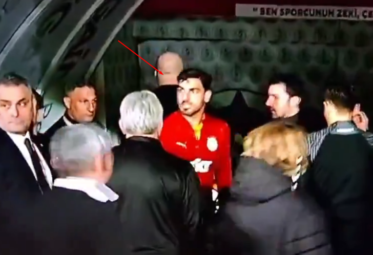 Alanyaspor-Galatasaray maçının devre arasında ortalık karıştı! Soyunma odası tünelinde kırmızı kart G3