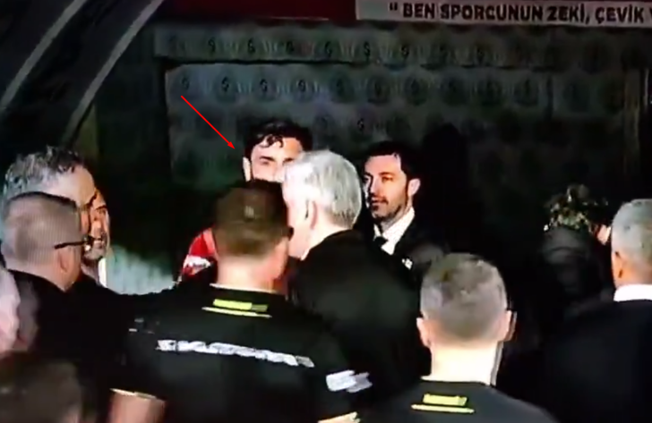 Alanyaspor-Galatasaray maçının devre arasında ortalık karıştı! Soyunma odası tünelinde kırmızı kart G5