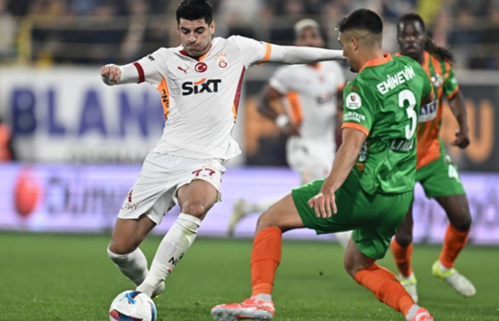 Alanyaspor-Galatasaray maçının hakemi Yasin Kol için ne dediler? beIN Trio ekibinden çok konuşulacak yorum... "Hakem hepsini atladı..." G4