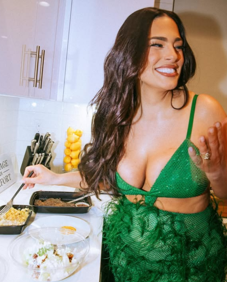 Herkes spor yapmadığını düşünüyor ama... Ashley Graham bakın nasıl besleniyor? G1