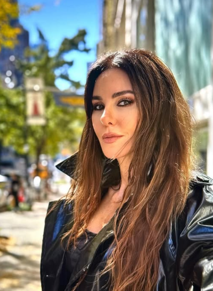 52 yaşındaki Defne Samyeli'nin güzellik sırrı! Kızları bile şaşırıyormuş: Her sabah... G4