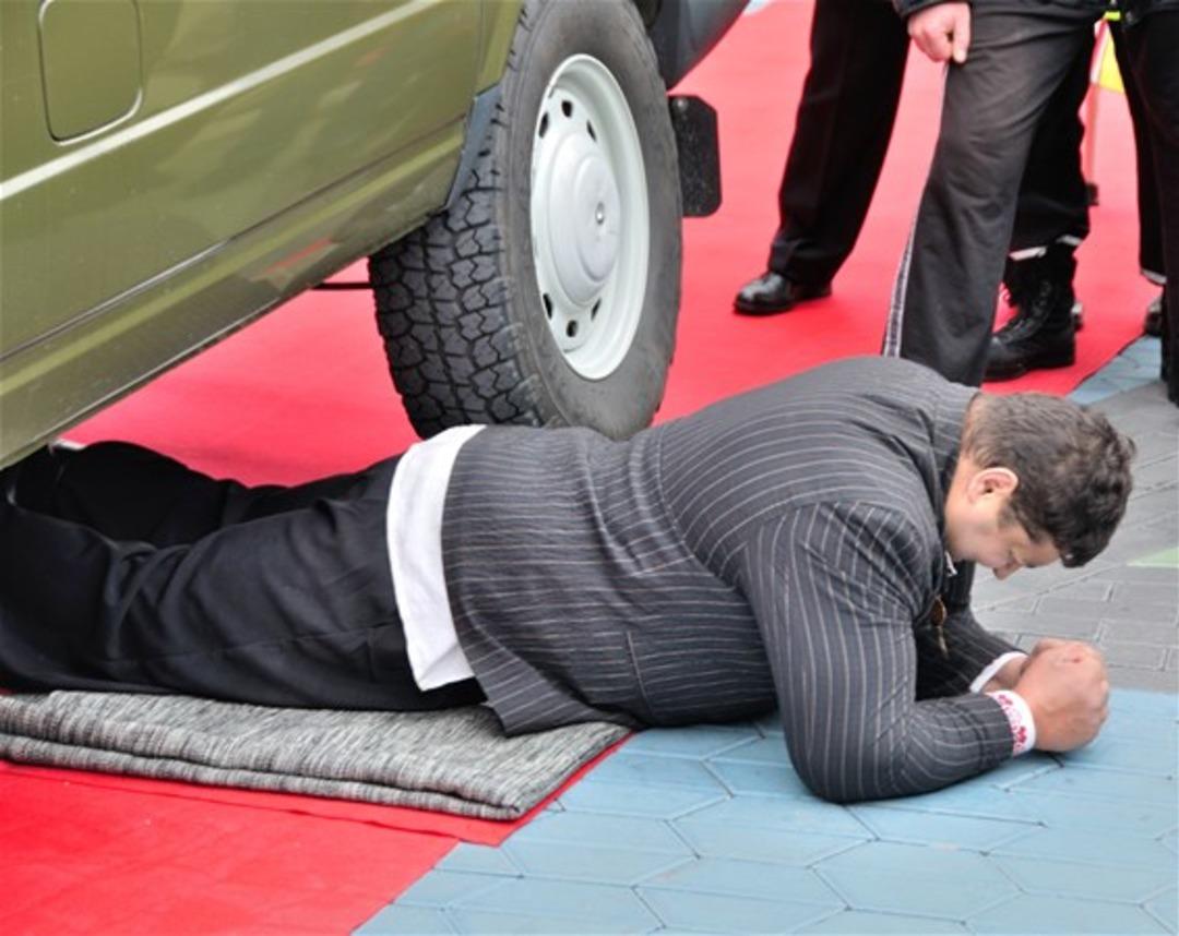 D&uuml;nyanın en g&uuml;&ccedil;l&uuml; insanı 