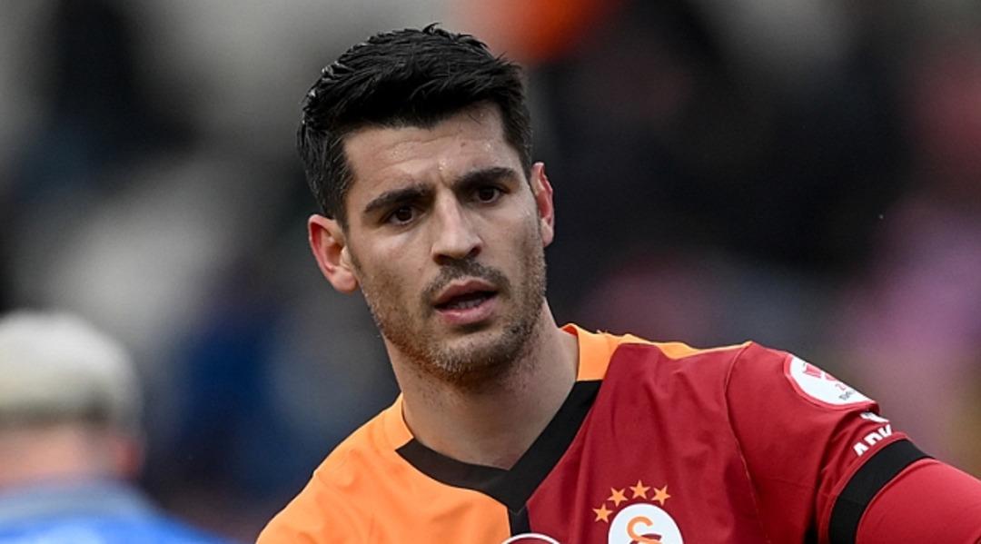 Dün akşam maçı izleyen Galatasaray taraftarının düşündüklerini canlı yayında anlattı: Okan Hoca değil, yönetim oynatmıyor! 2